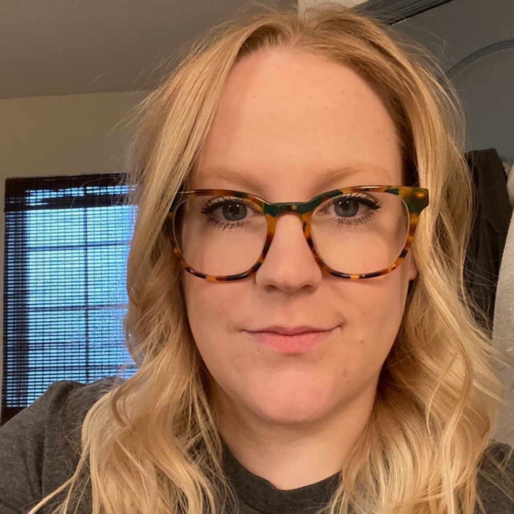 Meet your Posher, Emily